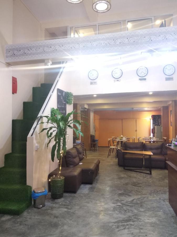 Amico Del Myanmar Hostel Gyogon Exterior photo